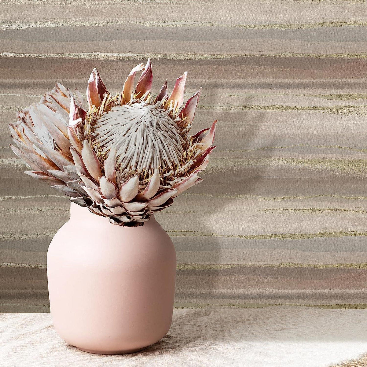 RASCH (U.K) Limited Horizon Wallpaper - Modern Wallpaper for Living Room, Bedroom, Fireplace - Decorative Luxury Wall Paper with Landscape Design (Dusky Pink, Metallic Gold)