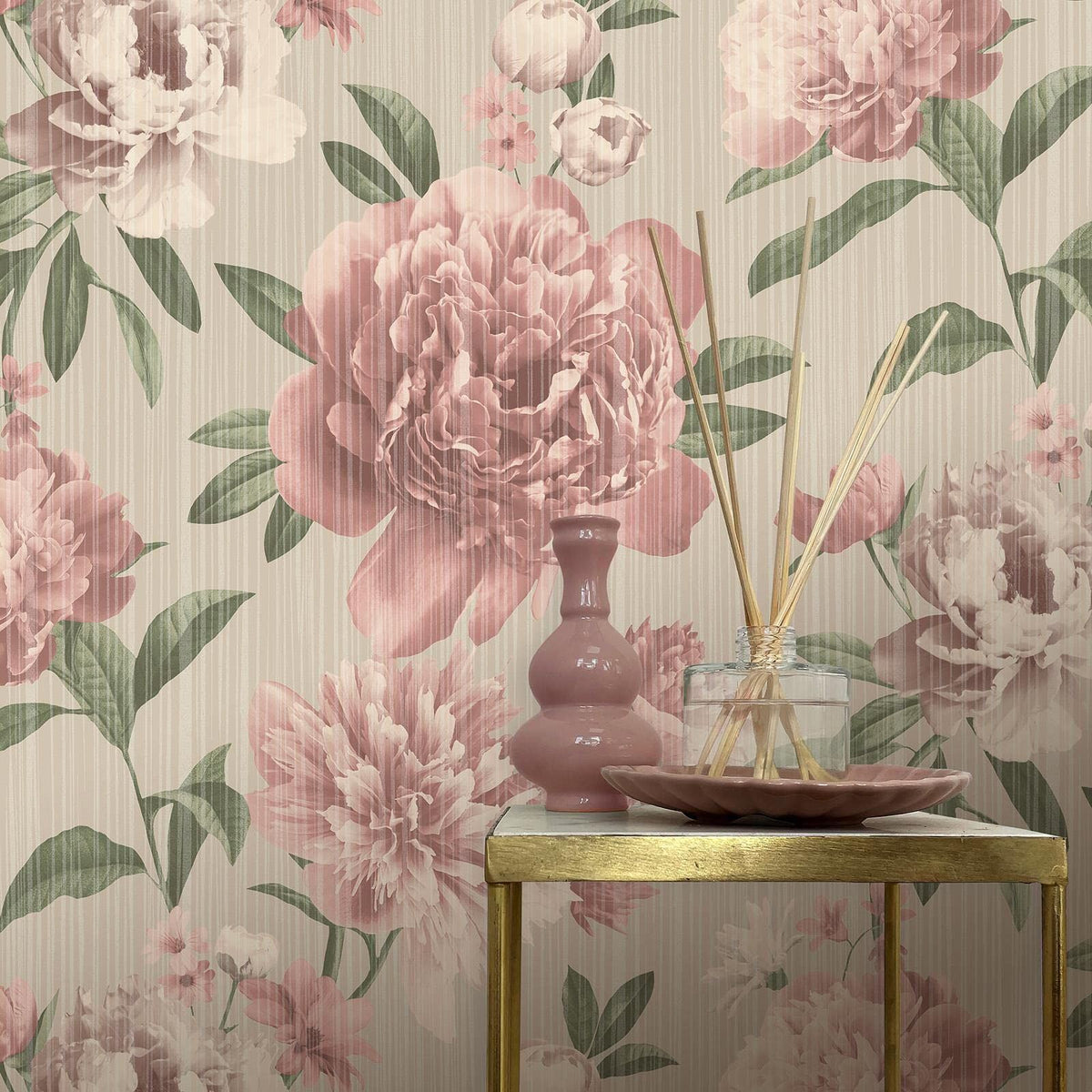 RASCH (U.K) Limited Valentina Big Bloom Wallpaper - Modern Wallpaper for Living Room, Bedroom, Fireplace - Decorative Luxury Floral Wall Paper with Blooming Flowers & Subtle Glimmers (Pink)